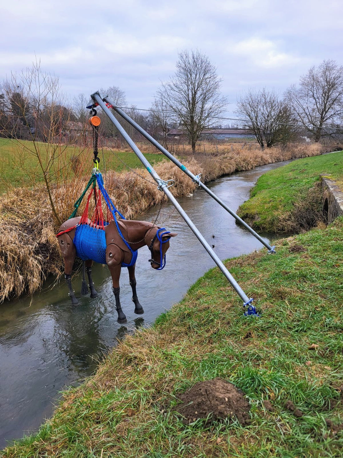Technische Großtierrettung: Warum Standard-Dreibeine an ihre Grenzen stoßen und wie wir die Lücke schließen